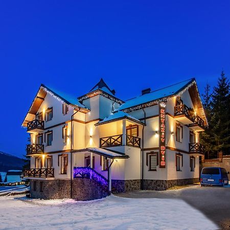 ホテル Князів Двір バコヴェル エクステリア 写真