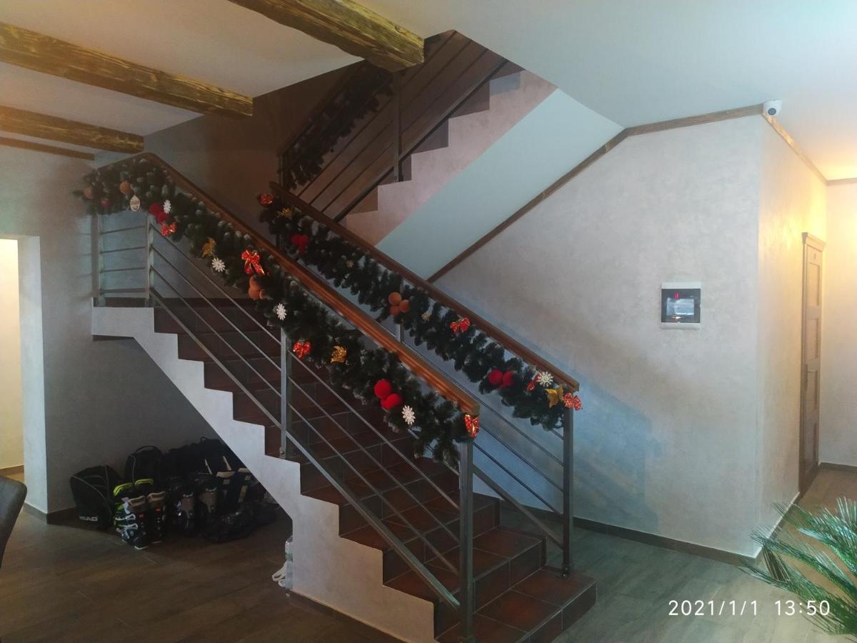 ホテル Князів Двір バコヴェル エクステリア 写真